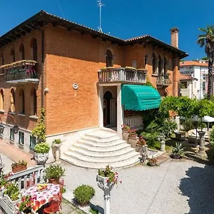 https://villa-albertina.hotelinveneto.com